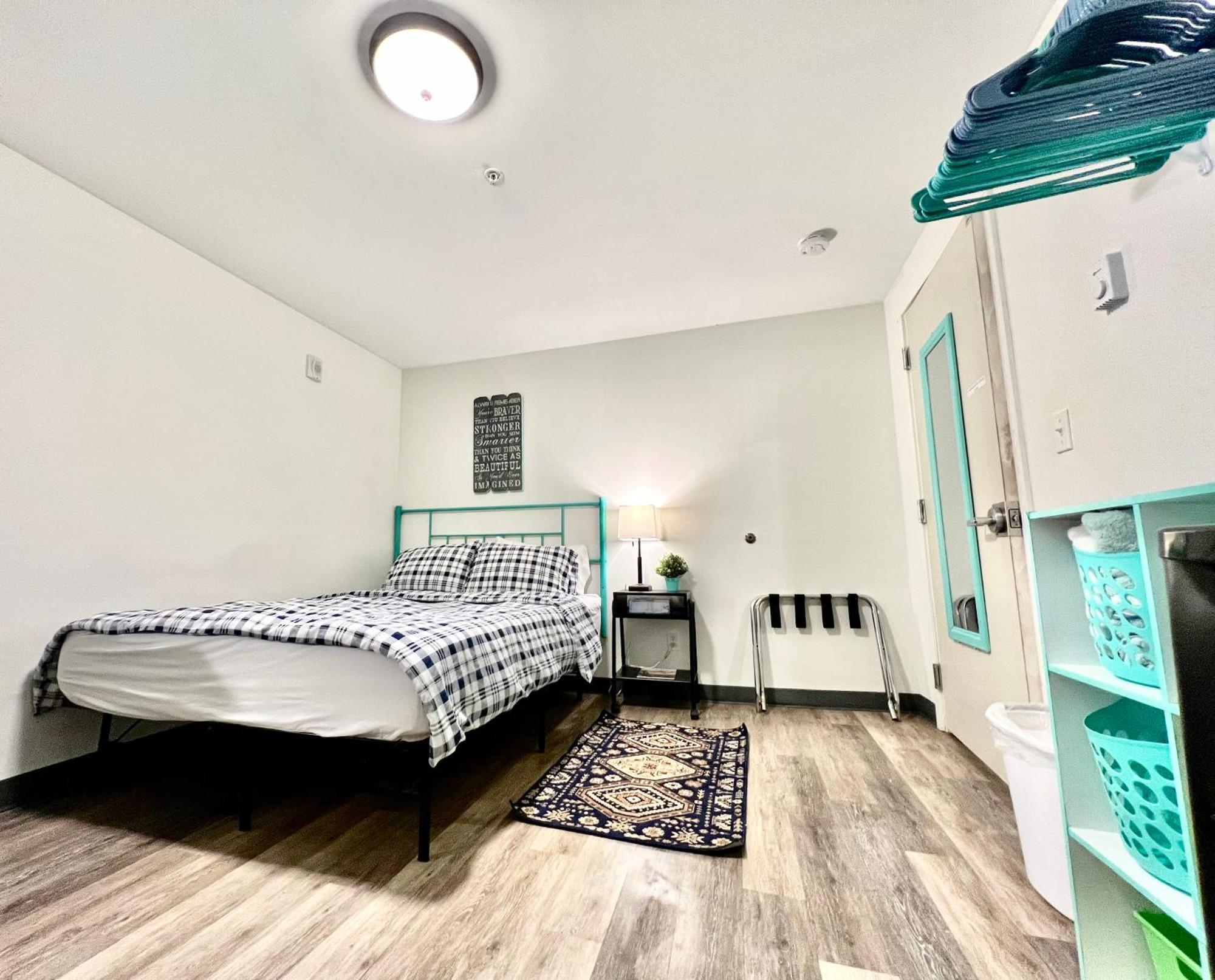 Private With Shared Bathroom On The 1st Floor 10 Minutes Walk To Of Washington Apartment Seattle